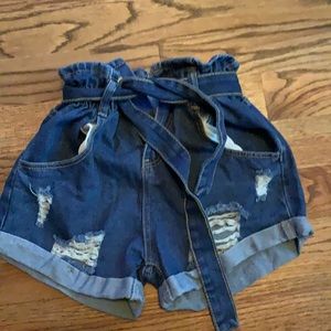Belted denim shorts